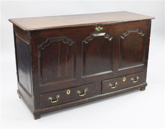 A large 18th century oak mule chest, W.4ft 7.5in.
